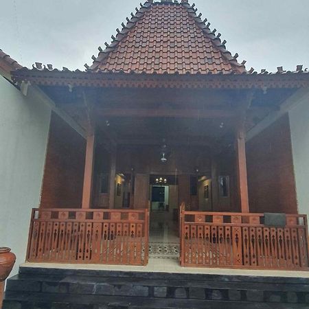 Joglo 21A Hotel Yogyakarta Exterior foto
