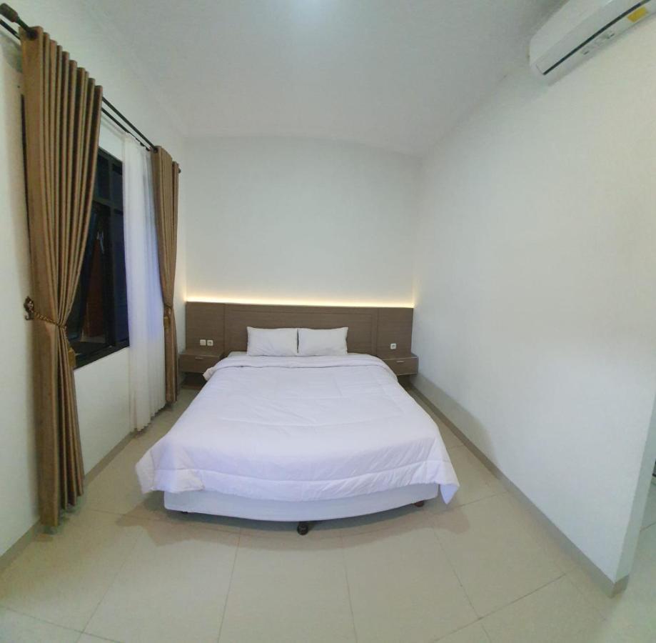 Joglo 21A Hotel Yogyakarta Exterior foto